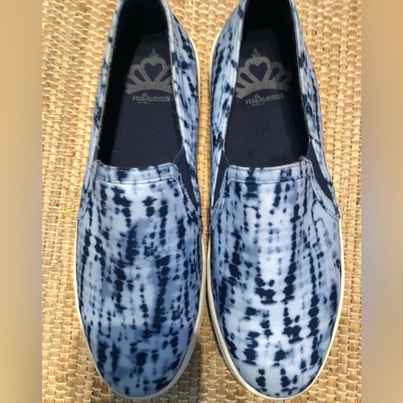 FERGALISCIOS by Fergie navy tie dye slip ons sz 7. Look brand new - Picture 2 of 6